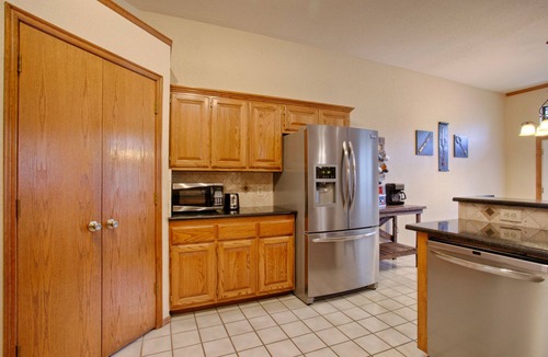 Edmond House | Space and lots of Comfort with 2,400 sq ft!