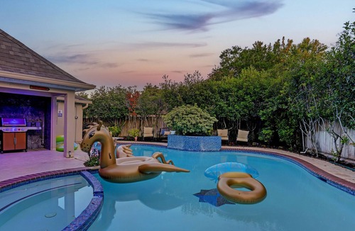 Mission Bend House | Space City Oasis Pool Near Sugar Land Katy Richmond