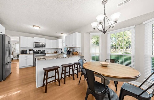 North Charleston House | Space for 10+ and Fenced Yard, The Indigo House!