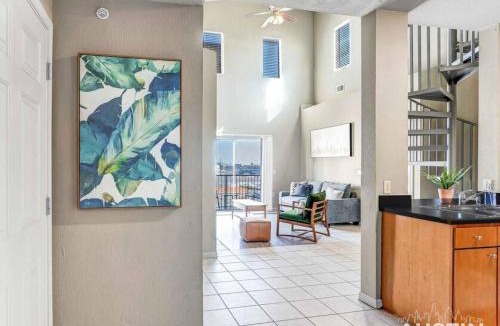 West Campus Apartment | Space for 8 Near Downtown Easy Walk to UT Campus