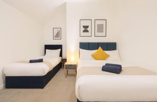 Roath Apartment | Space For Groups, 10 mins from centre with parking!