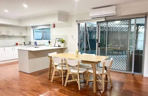 Coomera House | Space & Fun! One House with 2 Duplexes for rent!