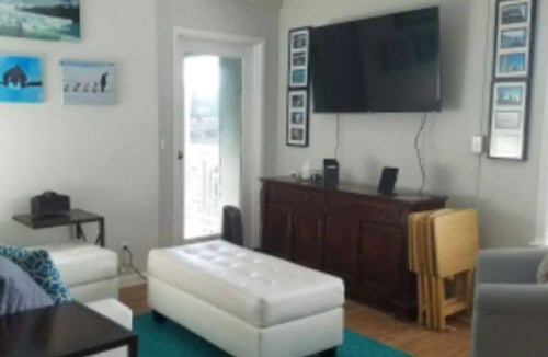 East Queen Anne Condo | SPACE NEEDLE VIEWS & CLOSE TO LAKE UNION
