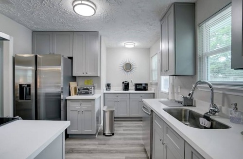 Southbelt/Ellington House | Space & Shore Retreat/3BR Near NASA & Kemah