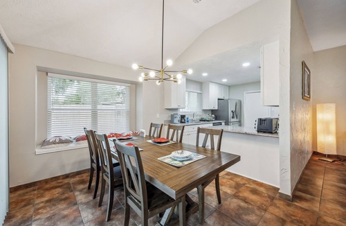 Southbelt/Ellington House | Space & Sunshine Retreat/3BR Near NASA & NRG
