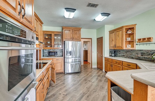 Sherman House | Space to Gather! Sherman Estate w/Pool & Hot Tub