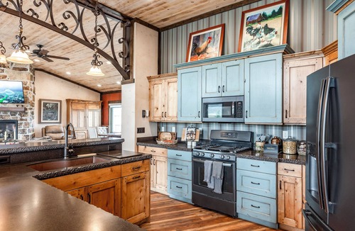 Fruitland Cabin | Space to Think, Live, and Breathe; Where Life Moves at Your Pace