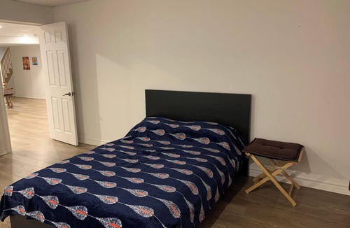 Valleyfield House | Spacious basement in nice area