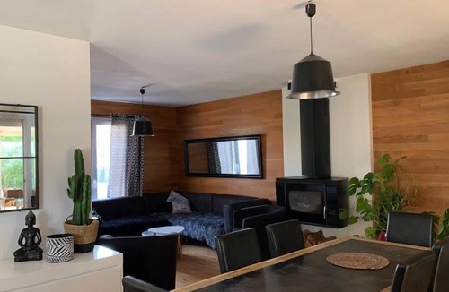 Saint-Sebastien-sur-Loire House | Spacious Residence With Garden And Gym