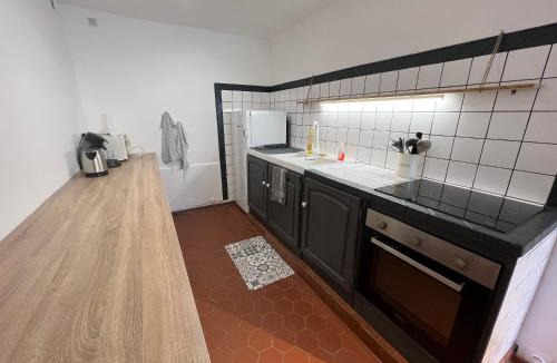 Saint-Brisson-sur-Loire House | Spacieuse Maison de Village - Baby-foot & Fléchettes