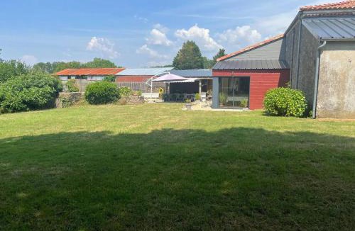 Pouzauges House | Spacieuse Maison à Pouzauges - Accueille 14 Personnes