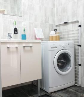 Woippy Apartment | Spacieux - 4 pers' - Balcon - 2 lits - Parking