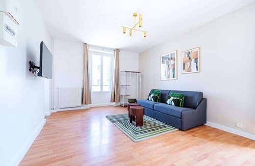 Issy-les-Moulineaux Apartment | Spacieux au coeur d'Issy les Moulineaux