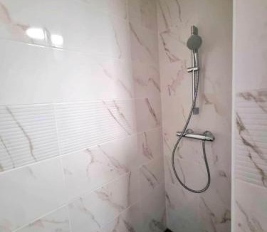 Saint-Etienne-du-Rouvray Apartment | Spacieux et moderne 3 chambres a 10 min de Rouen