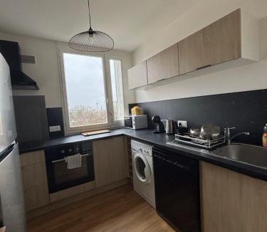 Joue-les-Tours Apartment | Spacieux T4 lumineux avec balcon confort, calme et modernité à Joué-lès-Tours