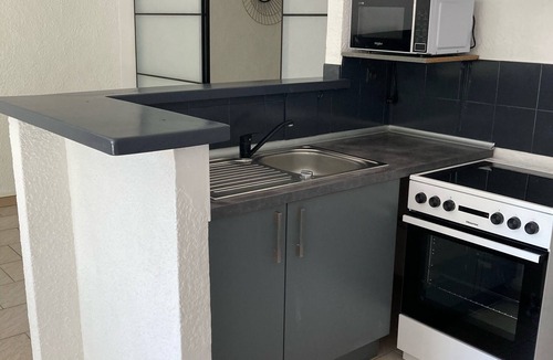 Entraigues-sur-la-Sorgue Apartment | Spacious 2 bedrooms/closed private parking