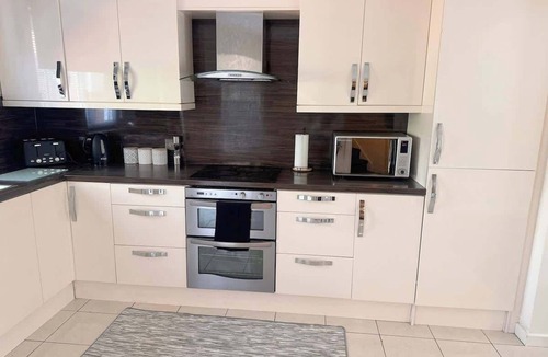 Barrow-in-Furness House | Spacious Luxurious Serviced Accommodation 6