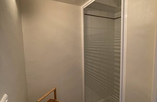 Saint-Jacques-des-Blats Apartment | Spacious apartment with pets allowed and free parking