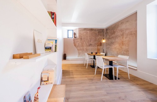 Saint-Jean-de-Maurienne Bed & Breakfast | Spacious, bright room in a medieval tower. Shared space on ground floor.
