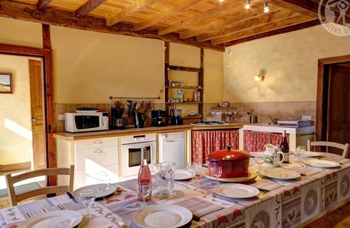 Saint-Martin-la-Sauvete Cottage | Spacious and cozy family gîte, pets allowed, up to 10 people