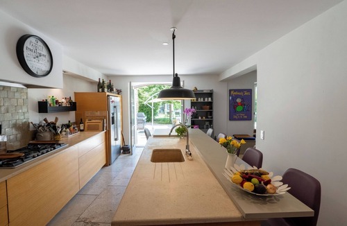Villeneuve-les-Avignon Villa | Spacious Villa in Provence Historic City Centre