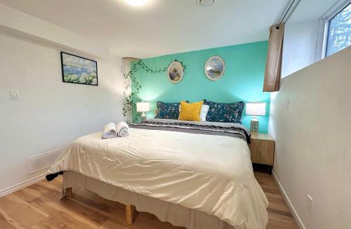 Port Colborne House | Spacious 1 BD + 1 Den near Marina and Canal
