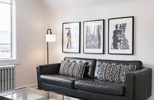 Winnipeg Apartment | Spacious 1 Bed/1 Bath near HSC and Downtown *Sleeps 4 and Free Parking