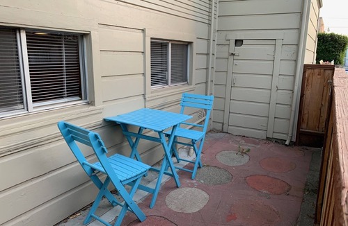 West Alameda House | Spacious 1 bed/1bath ground floor apt in duplex