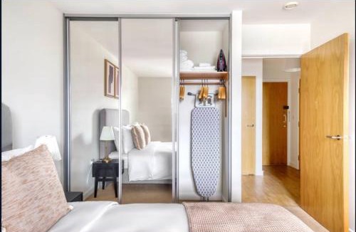 Limehouse Apartment | Spacious 1-bed Apartment Limehouse Marina