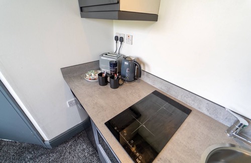 Selly Oak Apartment | Spacious 1-Bed Studio in Birmingham