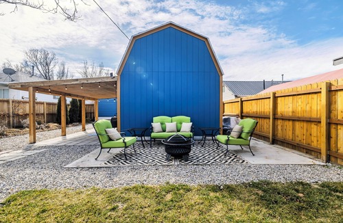 South Salt Lake House | Spacious 1 bedroom in Salt Lake City with private backyard