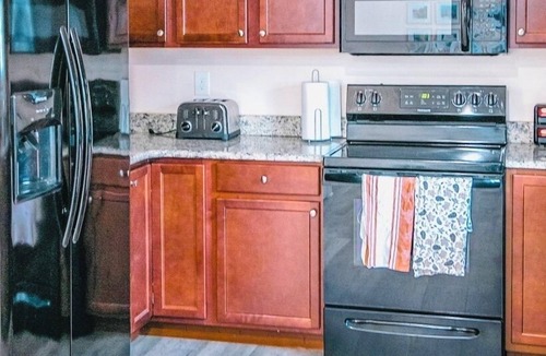 Christiansburg House | Spacious 1 Bedroom Home, 9 Minutes to VT & I-81