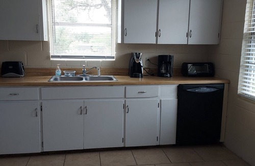 Silver Creek Village House | Spacious 1 bedroom 1 bath house sleeps 5 one block from Burnet County Boat Ramp