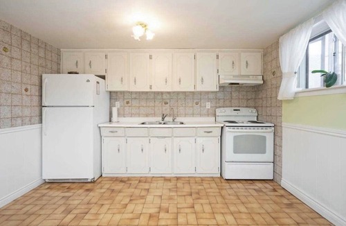 Downsview House | Spacious 1 bedroom apartment, excellent location, separate entrance,safe & clean