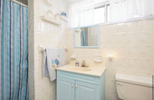Downsview House | Spacious 1 bedroom apartment, excellent location, separate entrance,safe & clean