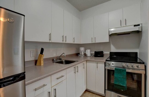Laval Apartment | Spacious 1 bedroom in Laval, wifi,parking all incl