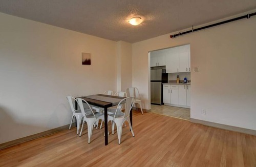Laval Apartment | Spacious 1 bedroom in Laval, wifi,parking all incl
