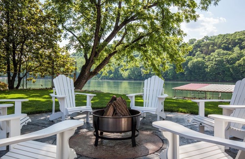 Branson Cottage | Spacious 1 bedroom Lake front property