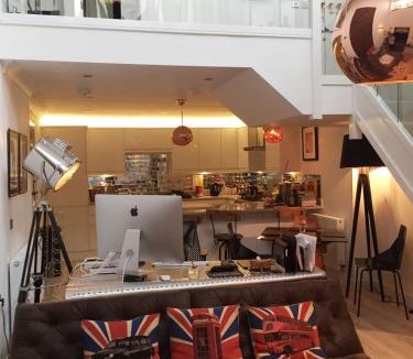 Shadwell Apartment | Spacious 1 Bedroom Split Level Old Pub Conversion Tower Bridge