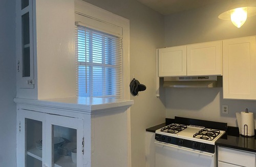 Dwight Apartment | Spacious 1-bedroom unit in charming New Haven