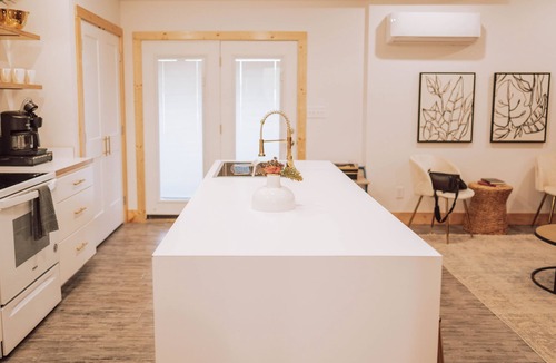 Johnson City Apartment | Spacious 1 bedroom rental unit in Historic Tree Streets