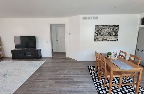 Hamilton Hotel | Spacious 1 BR Carriage House - 2 min walk to MSQC