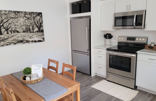 Hamilton Hotel | Spacious 1 BR Carriage House - 2 min walk to MSQC