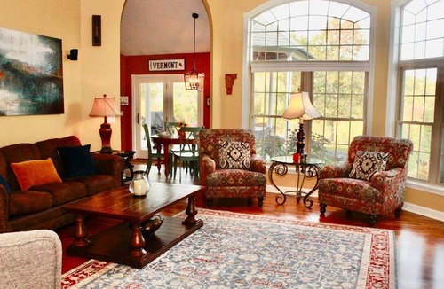 Chester Depot House | Spacious 1-level ranch, mtn. views, htd. flrs , fire pit, 10 mi. to Okemo!