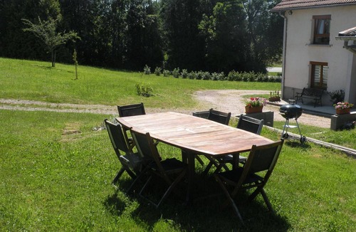 Champ-le-Duc Cottage | Spacious 10-Person House with Full Amenities, Near Top Attractions in French Countryside