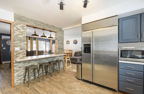 Fraser Ski Chalet | Spacious 11BR/8BA Mountain Chalet/Stunning Views/Walk to Free Ski Bus