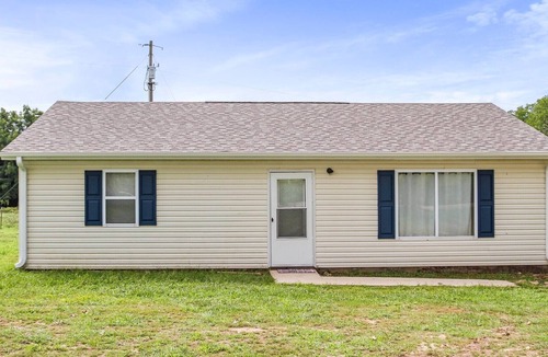 Dora Cabin | Spacious 1200sf cabin (3) in Ozark county near the river. Pets allowed.