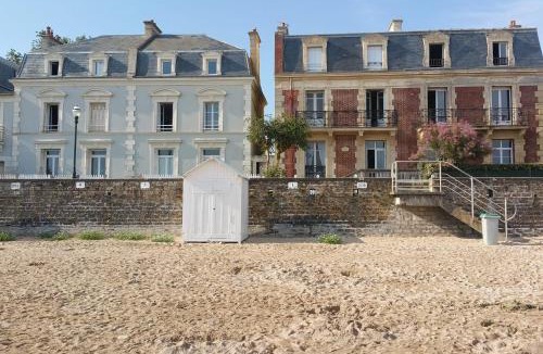 Saint-Regnobert-de-la-Cote-de-Nacre House | Spacious 19th century house