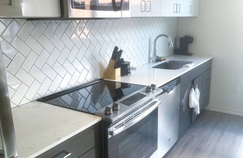 Hollywood District Apartment | Spacious 1B w/Patio