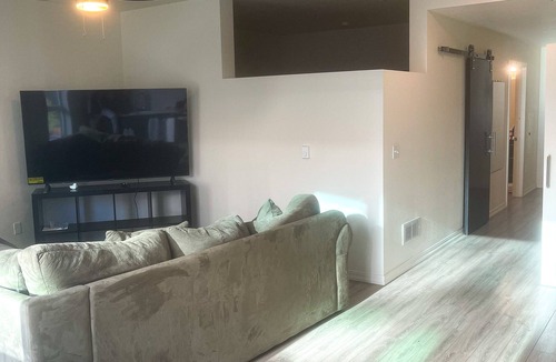 Hollywood District Apartment | Spacious 1B w/Patio